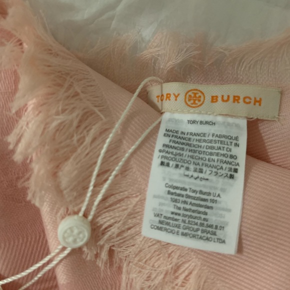 Logo Jacquard traveler scarf - Picture 9 of 13